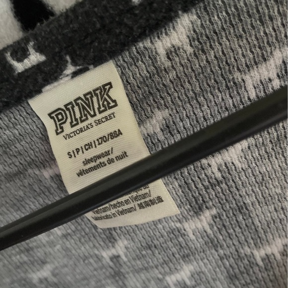 Pink - Picture 4 of 4